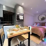 Trendy Studio In Central London