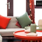 Eden 2Bedroom Apt Sleeps 6 In London With Wifi & Leisure By Maison Christo Property Short Lets & Serviced Accommodation
