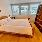 Newly Renovated 2 Bedroom Apartment