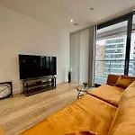 Modern & Secure 3Br 2Ba Apartment In The Heart Of Crossharbour