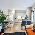 Gorgeous Roehampton Flat