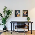 Gorgeous Roehampton Flat