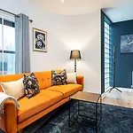 Gorgeous Roehampton Flat