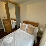Spacious Flat Opposite The Oval