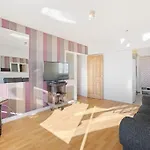 Beautiful Richmond Park Views & Stay