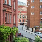 Beautiful Kensington Flat