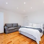 Your Lovely Studio Flat- West3