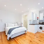 Your Lovely Studio Flat- West3