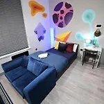 Cheerful 1Bed Studio Flat With Netflix And Wi-Fi By Cineplex Short Lets & Serviced Apartments