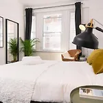 Kensington Nest Serviced Town House