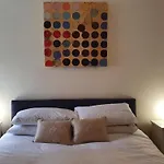 Spacious Central London 2 Bedroom Mansion Block Apartment