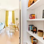 The Walterton Sanctuary - Bright 3Bdr Flat