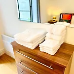 Deluxe Entire Apartment Between Covent Garden And St Pauls Cathedral