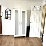 Very Nice Studio Flat In A Great Location