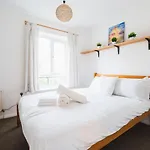 Pass The Keys Cosy Se London House Near Tube Line