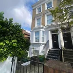 2 Double Bedroom Charming Chelsea Apartment