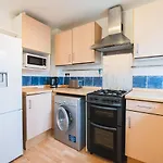 Pass The Keys Cosy Se London House Near Tube Line