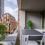 Superb 1 Bedroom Apartment 3Mins From Tube Station