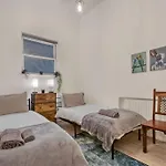 Charming Apartment Earls Court