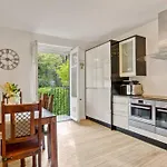 Charming Apartment Earls Court