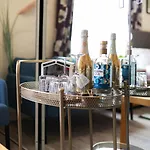Elegant Art Deco Whole Apartment - 2Mins To Hyde Park, 8Mins To Bayswater, Nottinghill, Paddington