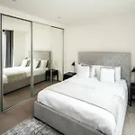 Chic And Spacious Flat Near Bond Street