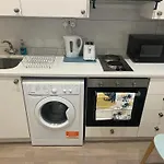 Queenstown Road Studio Flat