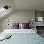 Central, Stylish And Spacious 4 Bedroom House 2,5 Bathrooms In Shepherd\'S Bush