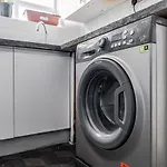 Astonishing Two Bedroom Apartment In Nelson
