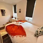 Central London 1-Bedroom Cozy Budget Apartment, Edgware Road