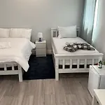Guest & Rest 15