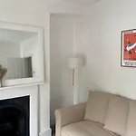 Beautiful Flat In Bow