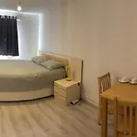 Room With Share Bathroom Near Train Line