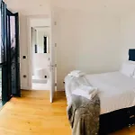 Luxury 2 Bedroom Apartment 20 Min From Central London