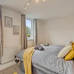 Hidden Gem In Battersea W/ Free Parking