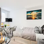 Stylish Studio Near Kensal Green