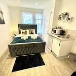 Finsbury Park Suites - Arsenal Stadium London
