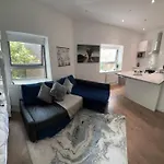 Cozy Studio In London Dp118