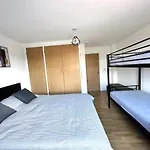 2 Bedroom Flat 1 Stop From London Bridge