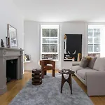 Generously Large 1 Bedroom Apartment In Farringdon