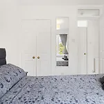 Tranquil 1 Bed Flat In East London
