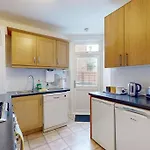 Spacious 2Bd Apartment Cricklewood
