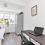Modern Two Bedroom Apartment With Free Parking!