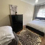 Lovely 1 Bedroom Apartment With Garden