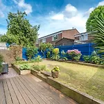 Striking Flat With Charming Garden And Desk