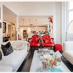 Stunning 2 Bed Apartment London