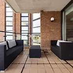 The River Thames View - Stunning 2Bdr Flat With Study Room + Balcony