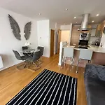 Two Br Flat 5 Mins Walk From London Eye G96