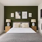 The Wembley Hideout - Stylish 2Bdr Flat With Balcony