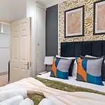 Gorgeous 3-Bedroom In London - Sleeps 8